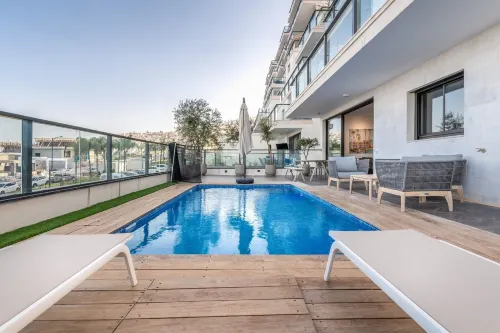 Luxury Garden Apartment Heated Pool