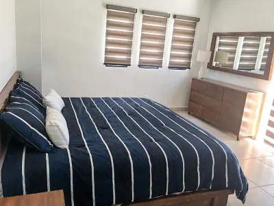 Big House Pool Grill, 4 Bedrooms 12 Ppl AC Ocean View TV Wifi Các khách sạn ở 