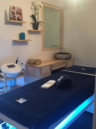 Hôtel du Bout du Monde Отели в г. Аллёз