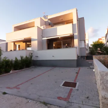 Apartments Tomana