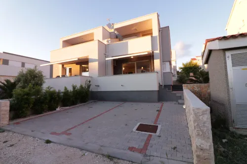 Apartments Tomana