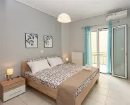Thano's Stylish Flat Just 150m to the Beach