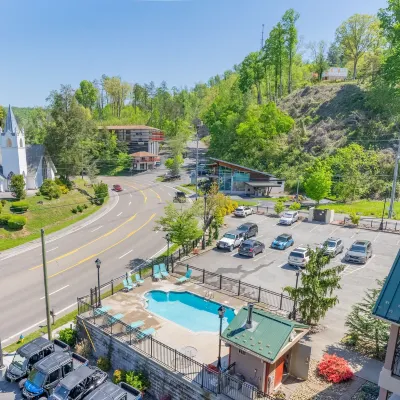 Gatehouse Condo by Beyond Expectations W Views