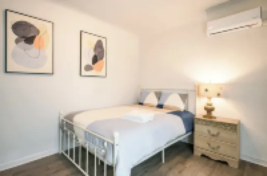 Comfortable Home Near LA With Full Kitchen & Laundry