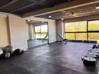 BEE Suites San José - Santa Ana - Gym