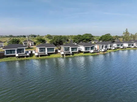 Pan Ville Resort Отели в г. Sam Khok