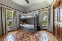 Spacious 90-acre Ranch Ideal for Families Reunions Events Sleeps 13 San Marcos River Access Hotels in Gonzales County