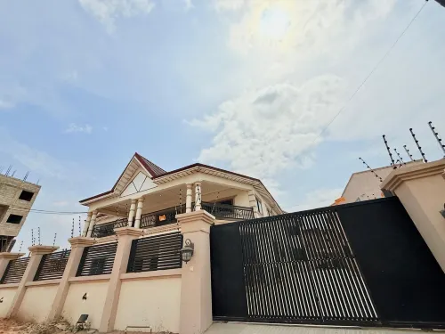 Jacuzzi Nori Hotels in Ogbojo