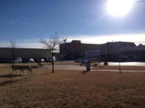 Warrick Plaza Inn Hotels in Plainview