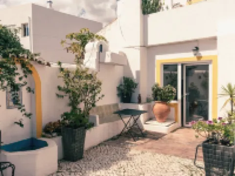 BO House & Hairshop Hotels in Estombar