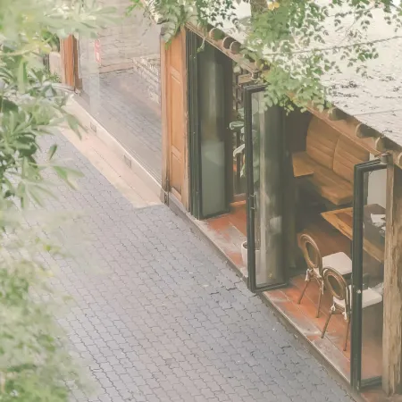 Yesterday Hotel Отели рядом с достопримечательностью «Мон Ном Сод»