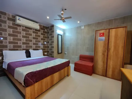 Forest Eco Lodge Отели рядом с достопримечательностью «Пандав Бгаван Комплекс»