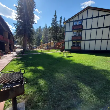 Auslander Condominiums