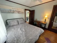 Cozy River Cottage