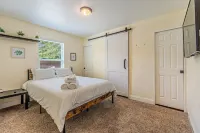Spacious 5-bedroom bungalow in charming McKinney with huge parking space