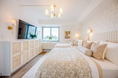 Elevated City Views: Modern & Stylish Retreat near Times Square Hotell i 