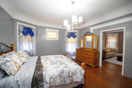 Charming 1-bedroom house in lovely East Orange with WiFi, AC