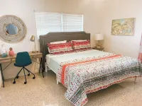 Happy Home - Fenced yard - 5 Min to Beach - Pets - 2 BR, 1 BA