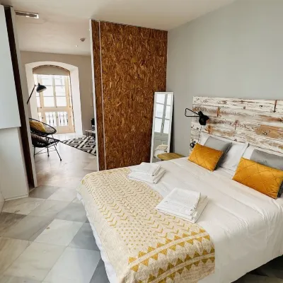 Apartamentos Gadir Centro Отели рядом с достопримечательностью «Старый город»