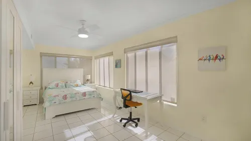 Snowbird Paradise: Last Minute Deal!