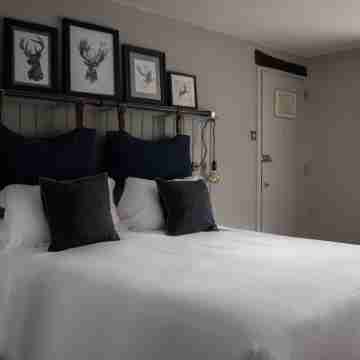 The White Hart Ford Rooms