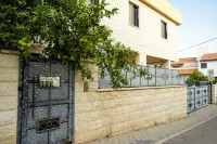 Grace Holon Villa & Pool