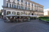 Agra Suites Hotels in Chiaia