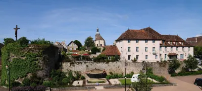 Hostellerie de la Tour d'Auxois Các khách sạn ở Saint-Agnan