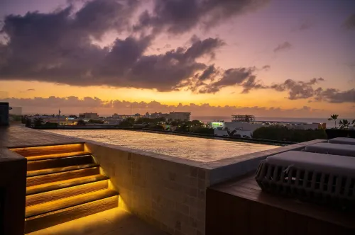 Kippal - Modern Oasis - ApartHotel - gimnasio