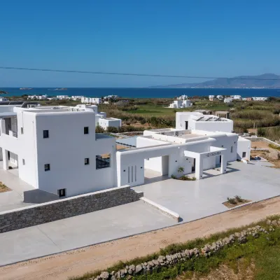 Cezaria Naxos Hotel Отели рядом с достопримечательностью «Пляж Агиос-Прокопиос»