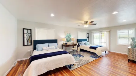 Lake Front house on Watts Bar Lake with large private dock, 2 screen porches