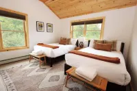 Brand New. Views! Hot Tub. Sleeps 14. Kid Friendly