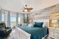Beautiful 5 Bedroom 4 Bath Condo-12th Floor