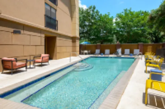 Hampton Inn & Suites Pensacola/Gulf Breeze Hotels in Gulf Breeze