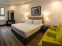 Parade Hotel Hotels near Olive Convention Center