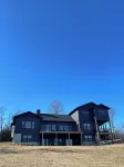 Stunning 10-Acre Luxury Retreat Breathtaking Views – 4Br, 4BA Near NYC & Warwick Hotels in Warwick