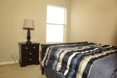 Spacious 5-bedroom home with WiFi, AC, Smart TV, in nice Sugar Land neighborhood Hotels near Brightwater Park
