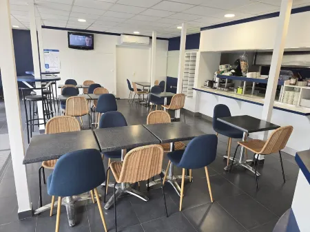 Brit Hotel Essentiel Poitiers Gare du Futuroscope Отели в г. Вандёвр-дю-Пуату