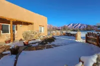 Stella Luna - in the Lap of Taos Mountain! Hotels in Arroyo Seco