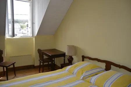 Typical Morgat house 150m from the beach with private garden Отели рядом с достопримечательностью «Fun Park Crozon»