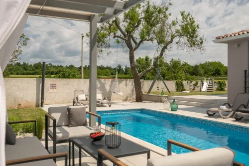 New Design Villa, in the green heart of Istria, ideal for family holidays - Swimmingpools