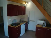 House with terrace, Avignon festival 12km away, Spirou park and wave island Hotels in Le Thor