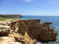 Your Cozy Combate beach retreat, 2 bed/2bath, full A/C, free laundry