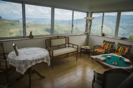 Casa dos Mochinhos - Your home in the Douro Отели рядом с достопримечательностью «Rancho Folclórico da CASA do POVO de Barqueiros, Mesão Frio- Douro»