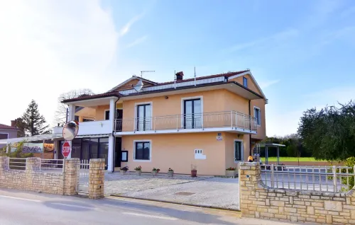 Lovely new apartment with terrace Aeneas 1