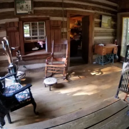 Authentic 1800s Century Kentucky Log Cabin Land Bewteen the Lakes