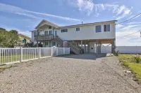 7 Bedroom Beach House with POOL!! Gulf Front and Bay Front Hotels near Harbor Point Realty