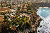 Casa de la Luna - Your Escape to Paradise in Stunning Oceanfront Home