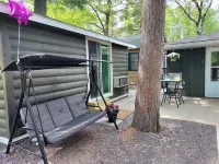 Bear Cottage: Northwoods Comfort in a Cozy Lakeside Nook Hotels in Douglas County
