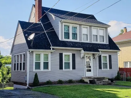 4Bed/3Bath GREYSTONE COTTAGE